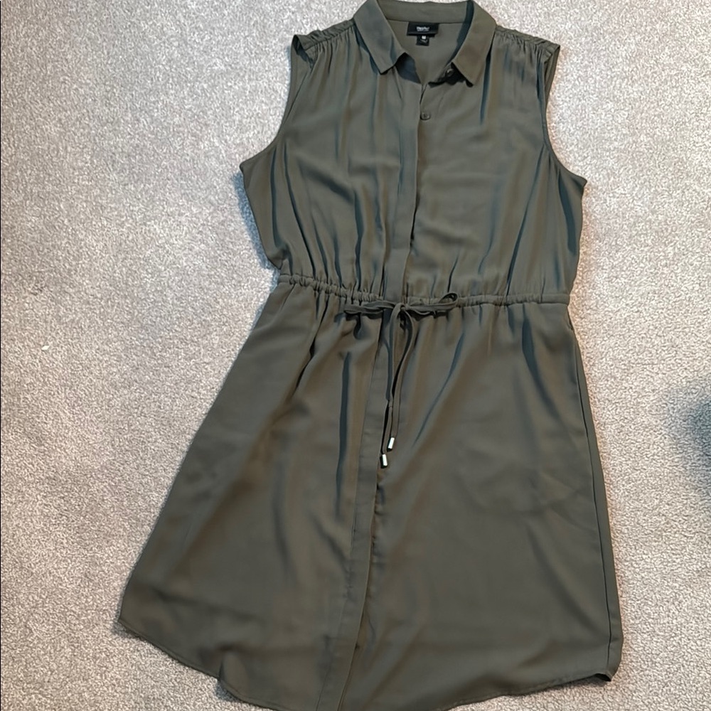 Sleeveless button front dress